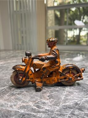 Vintage Style Hubley Orange Cast Iron Harley Davidson Motorcycle Figurine